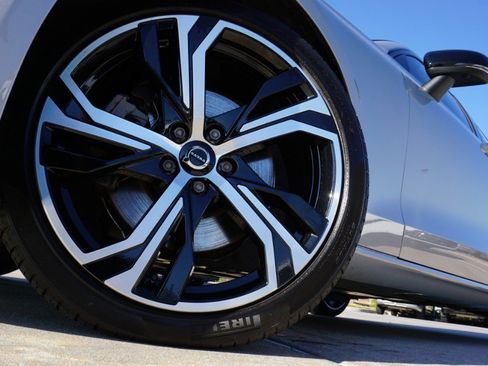 Used 2023 Volvo S60 B5 Plus w/ Climate Package image 10