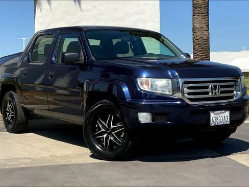Used 2013 Honda Ridgeline RT image 2