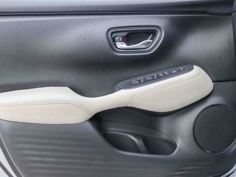 Used 2025 Honda HR-V LX image 23