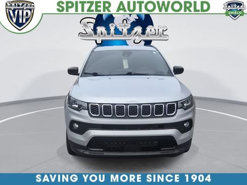 Used 2024 Jeep Compass Latitude AWD/4WD image 4
