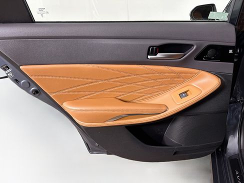 Used 2019 Toyota Avalon Limited w/ Advanced Safety Package FWD image 27