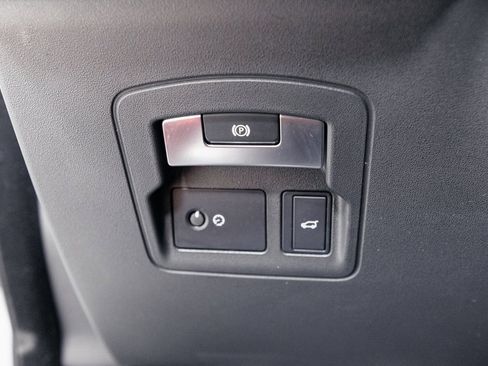 Used 2019 Land Rover Range Rover Velar R-Dynamic SE image 10