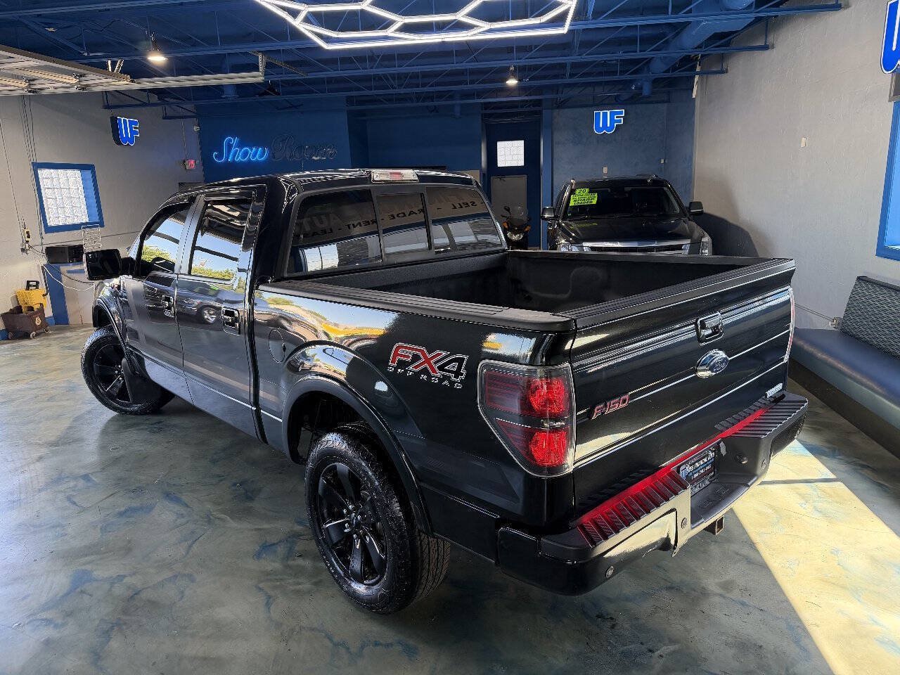 Used 2014 Ford F150 FX4 w/ Equipment Group 402A Luxury AWD/4WD image 4