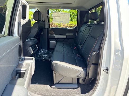 New 2026 Ford F250 Lariat w/ Black Appearance Package AWD/4WD image 32