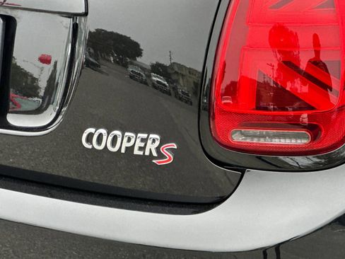 Used 2020 MINI Cooper S w/ Premium Package image 25