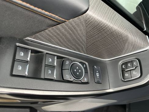 Used 2023 Ford F250 Platinum image 12