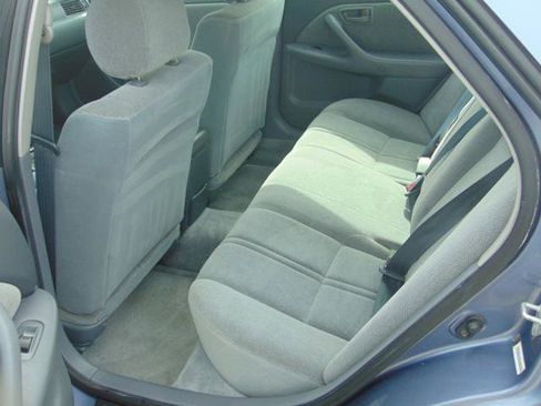 Used 2000 Toyota Camry LE FWD image 6