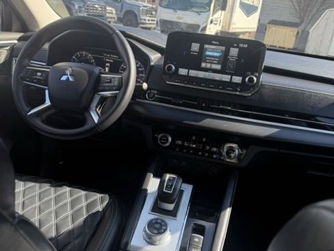 Used 2024 Mitsubishi Outlander SEL image 29