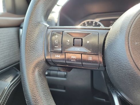 Used 2021 Nissan Rogue SV FWD image 21