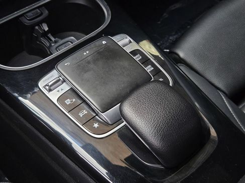 Used 2020 Mercedes-Benz CLA 250 image 21
