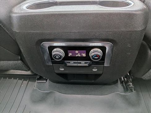 Used 2023 GMC Yukon SLT image 19