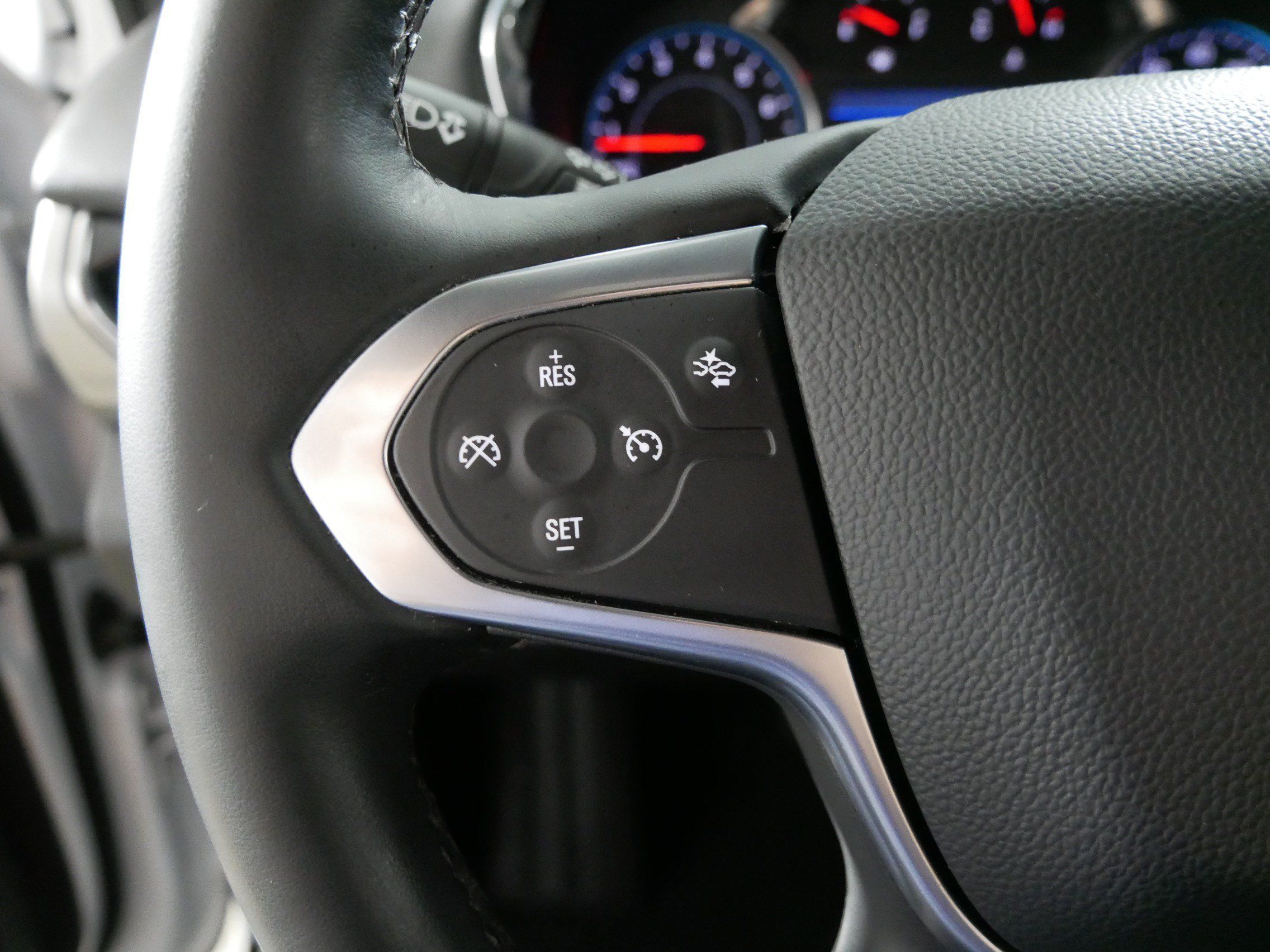 Used 2023 Chevrolet Traverse LT FWD image 27