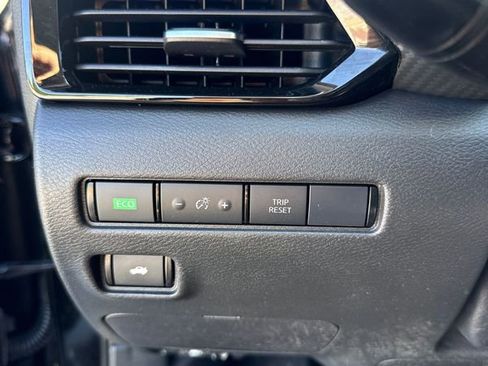 Used 2021 Nissan Sentra SV FWD image 33