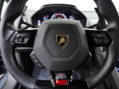 Used 2021 Lamborghini Huracan EVO image 31