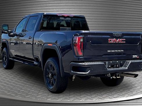 Used 2024 GMC Sierra 2500 AT4 w/ AT4 Premium Plus Package AWD/4WD image 4