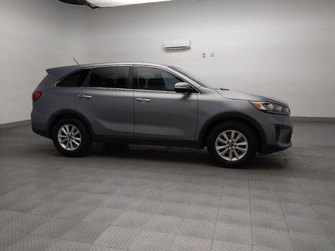 Used 2020 Kia Sorento LX FWD image 11