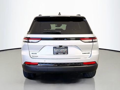 Used 2024 Jeep Grand Cherokee Limited w/ Black Appearance Package image 6