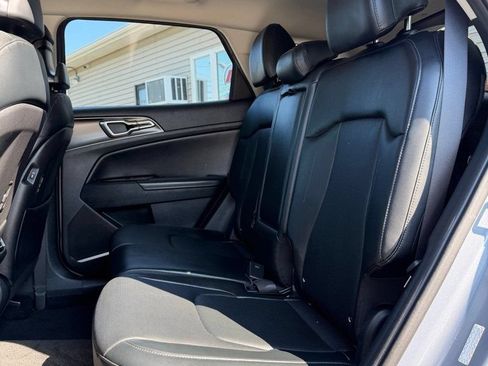 Used 2023 Kia Sportage EX AWD/4WD image 11