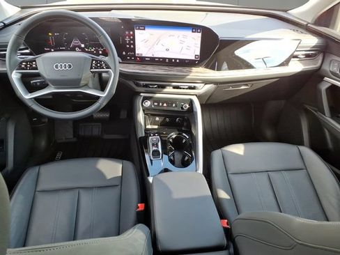 Used 2025 Audi Q5 Premium w/ Convenience Package AWD/4WD image 10