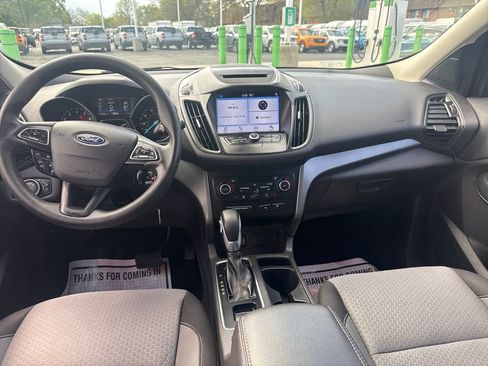 Used 2018 Ford Escape SE w/ Ford Safe & Smart Package image 17