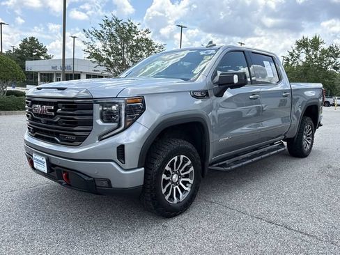 Used 2023 GMC Sierra 1500 AT4 w/ AT4 Premium Package AWD/4WD image 7