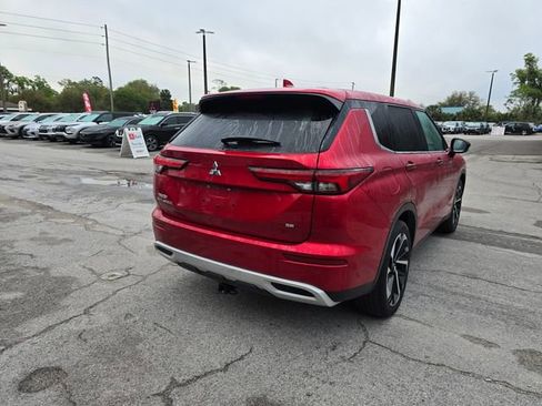 Used 2024 Mitsubishi Outlander SE image 9
