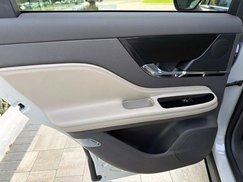 Used 2023 Lincoln Corsair FWD image 17