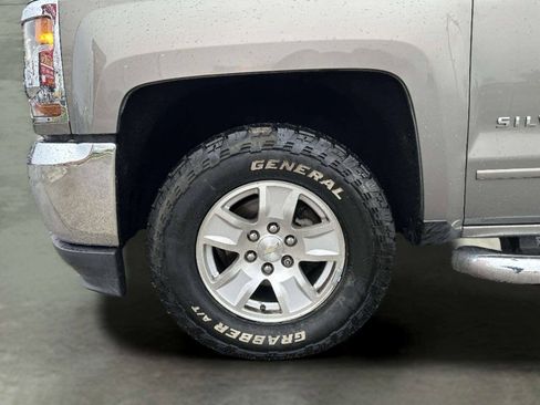 Used 2017 Chevrolet Silverado 1500 LT w/ All Star Edition AWD/4WD image 33