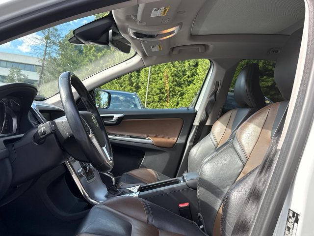 Used 2017 Volvo XC60 T6 Dynamic w/ Preferred Option Package AWD/4WD image 10