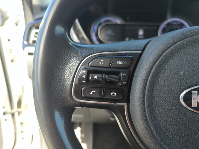 Used 2020 Kia Niro LX FWD image 38