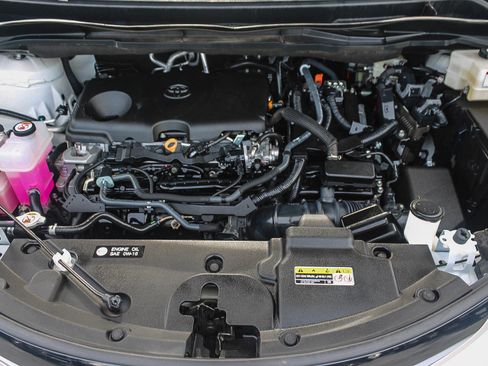 Used 2024 Toyota Sienna XSE w/ XSE Premium Package image 27