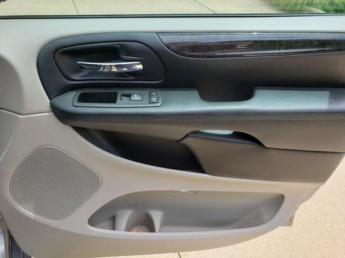 Used 2017 Dodge Grand Caravan SE w/ Power Window Group FWD image 17