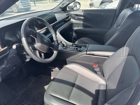 Used 2023 Toyota Crown AWD/4WD image 11