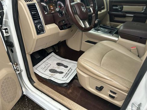 Used 2013 RAM 1500 Laramie w/ Convenience Group image 10
