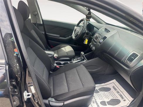Used 2017 Kia Forte LX image 15