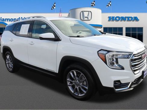 Used 2023 GMC Terrain SLT image 1