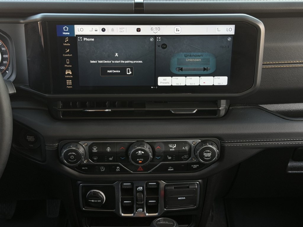 Used 2025 Jeep Gladiator Sport AWD/4WD image 18