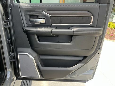 New 2026 RAM 2500 Laramie AWD/4WD image 25