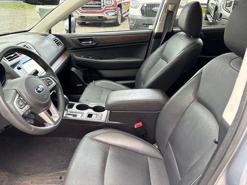 Used 2017 Subaru Outback 2.5i Limited AWD/4WD image 9