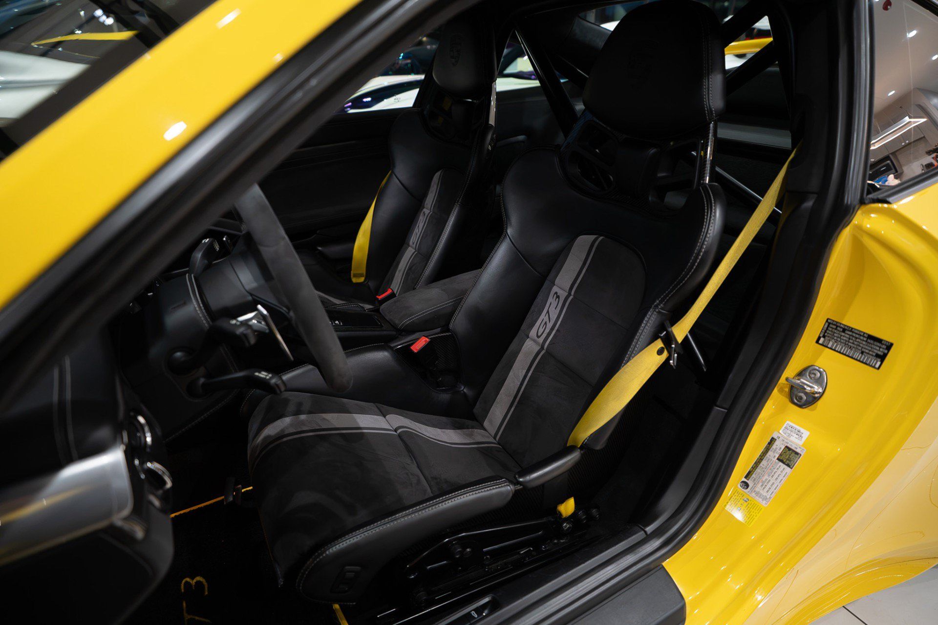 Used 2018 Porsche 911 GT3 RWD image 9