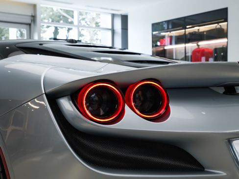 Used 2021 Ferrari F8 Tributo RWD image 20