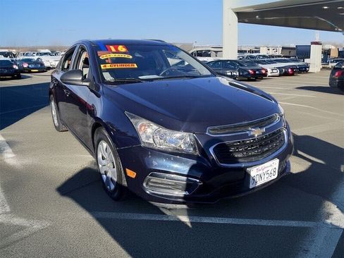 Used 2016 Chevrolet Cruze LS FWD image 4