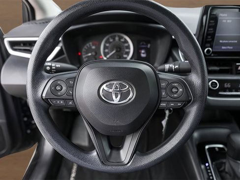 Used 2022 Toyota Corolla LE image 17