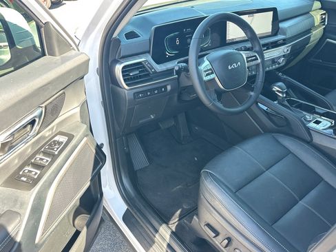 Certified 2024 Kia Telluride EX image 6