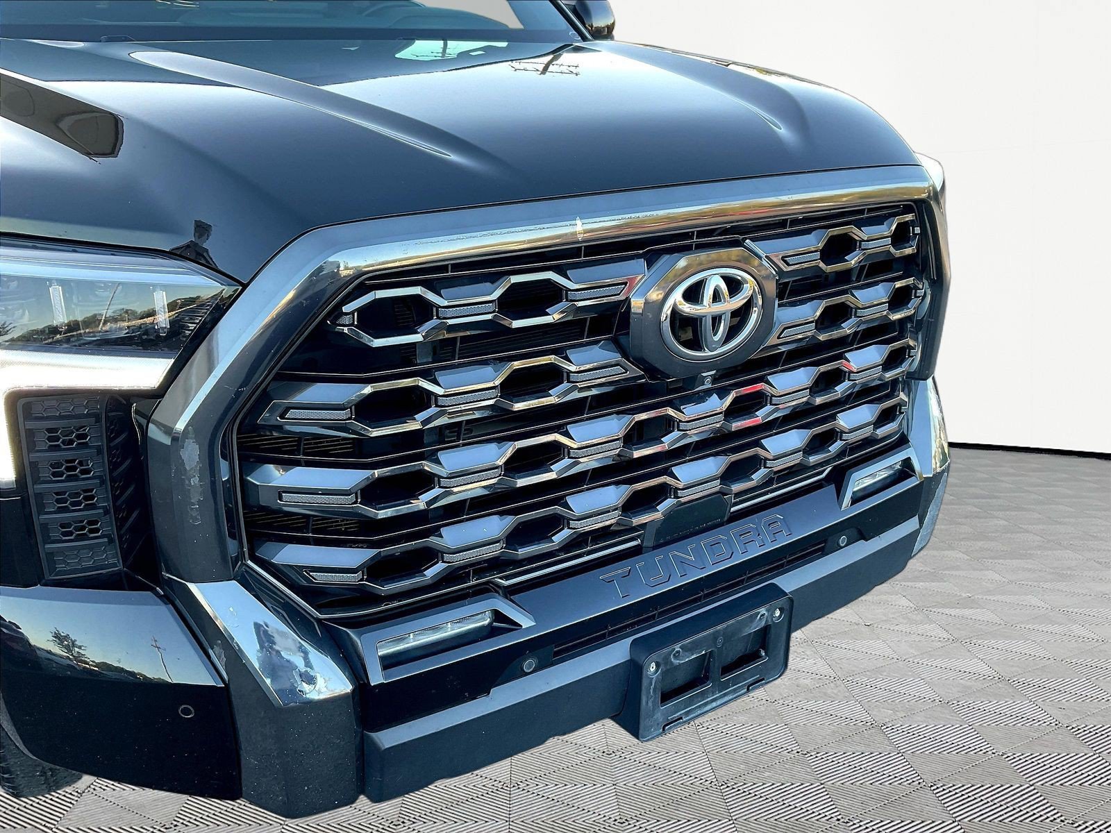Used 2023 Toyota Tundra Platinum AWD/4WD image 34