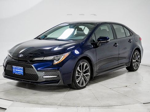 Used 2022 Toyota Corolla SE image 3