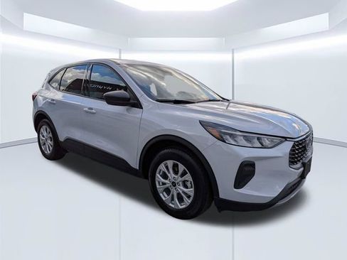 Used 2025 Ford Escape Active FWD image 2