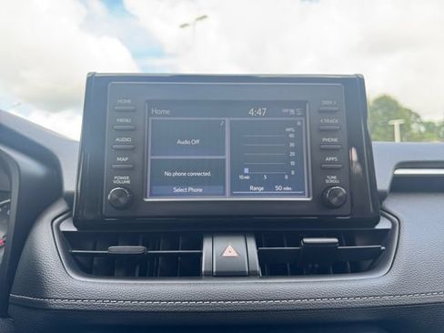 Used 2019 Toyota RAV4 XLE w/ Convenience Package FWD image 21