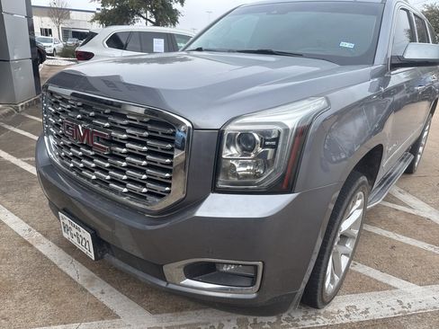 Used 2018 GMC Yukon Denali image 2