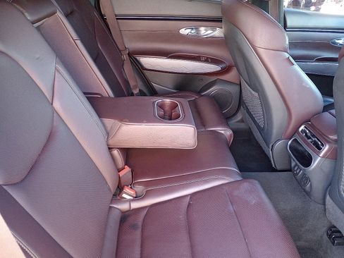 Used 2022 Genesis GV70 2.5T w/ Advanced Package image 8